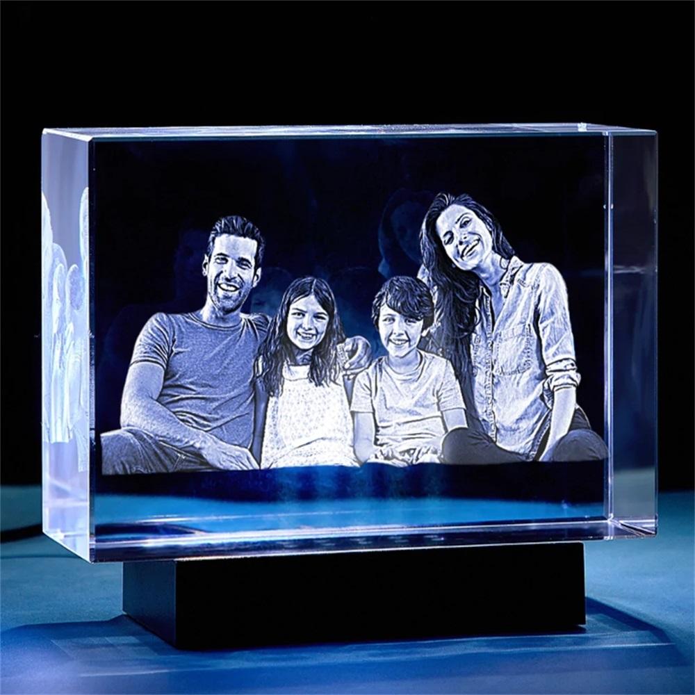 2D/3D Laser Engraved Crystal Cube Photo Frame with 14 People